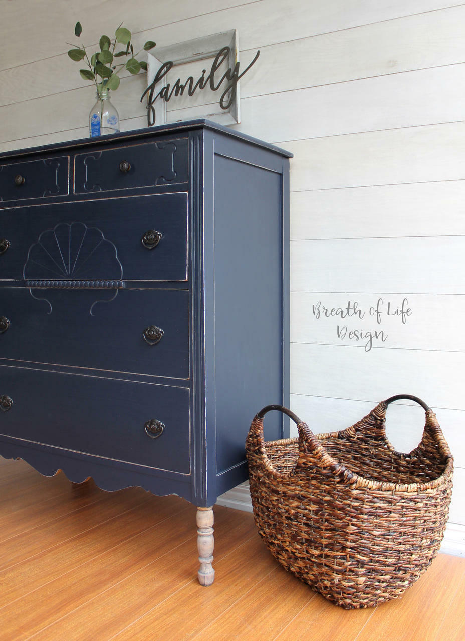 9 Gorgeous Dark Blue Chalk Paint Colors to Try - Bellewood Cottage